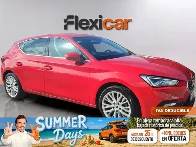 Usado Seat Leon Style 110 CV (80 kW) 2022 Rojo Familiar