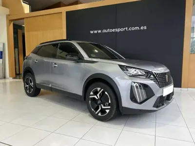 Usado Peugeot 2008 Allure 102 CV (75 kW) 2025 Gris SUV