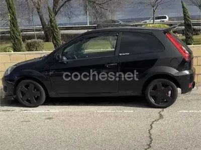 Usado Ford Fiesta Futura 80 CV (58 kW) 2008 Negro Utilitario