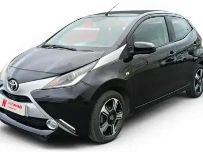 Usado Toyota Aygo X-cite 69 CV (50 kW) 2018 Negro Utilitario
