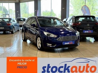 Käytetty Ford Focus Titanium 125 HP (91 kW) 2016 Sininen Sedan