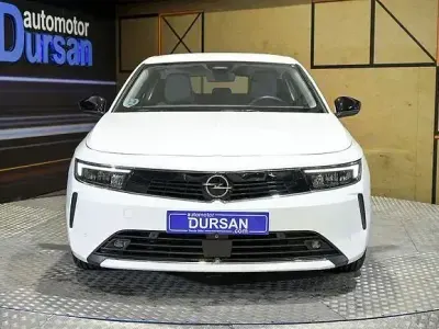 Usado Opel Astra Edition 130 CV (95 kW) 2023 Blanco Berlina