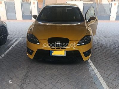 Usado Seat Leon Style 105 CV (77 kW) 2009 Amarillo Utilitario