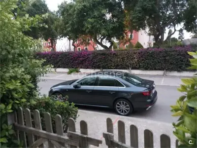 Usado Audi A4 S-Line 150 CV (110 kW) 2019 Gris / plata Berlina