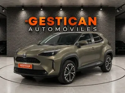 Usado Toyota Yaris Cross Style 116 CV (85 kW) 2024 Verde SUV