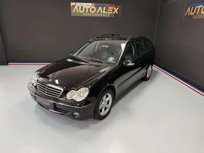 Usado Mercedes C220 Avantgarde 150 HP (110 kW) 2006 Preto Carrinha