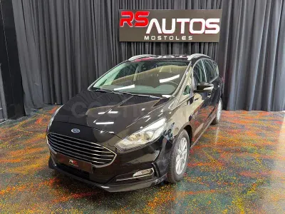 Usado Ford S-MAX Titanium 150 CV (110 kW) 2022 Negro Monovolumen