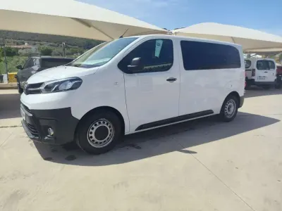 Usado Toyota Proace 144 CV (105 kW) 2023 Blanco Monovolumen