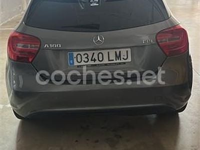 Usado Mercedes A180 Style 109 CV (80 kW) 2013 Gris / plata Berlina