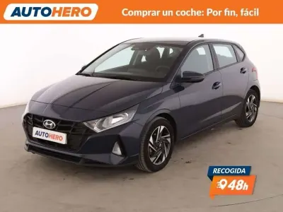 Usado Hyundai i20 84 CV (61 kW) 2023 Gris Utilitario