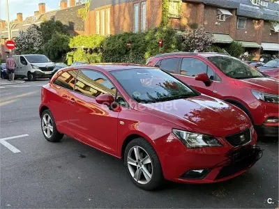 Usado Seat Ibiza SC Reference 90 CV (66 kW) 2012 Rojo Utilitario