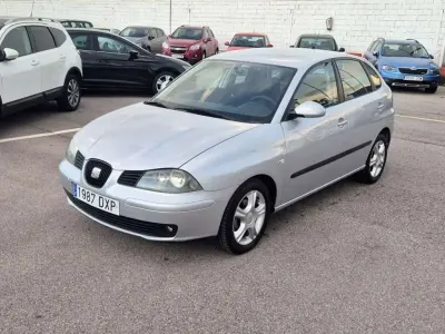 Usado Seat Ibiza 101 CV (74 kW) 2006 Gris / plata Utilitario
