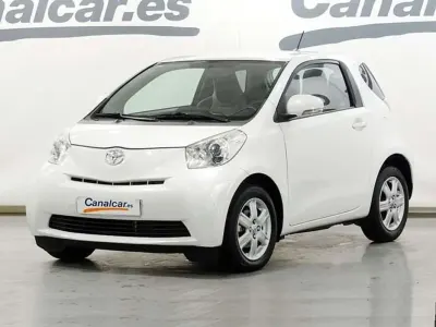 Usado Toyota iQ 68 CV (50 kW) 2009 Blanco Utilitario
