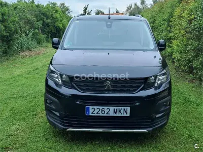 Usado Peugeot Rifter GT 130 CV (95 kW) 2023 Negro Monovolumen