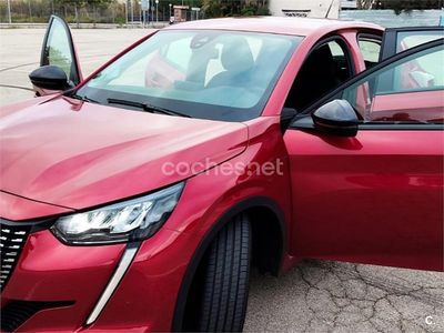 Granate Usado 2023 Peugeot 208 Active Utilitario | 12.500 € (Buen precio)