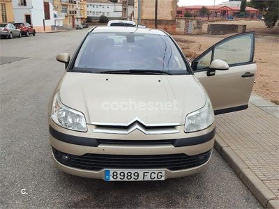 Beige Usado 2006 Citroën C4 Berlina | 1500 € (Precio justo)