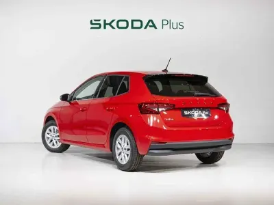 Nuevo Skoda Fabia Selection 95 CV (69 kW) 2026 Rojo Utilitario