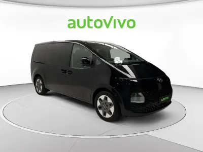 Usado Hyundai Staria 225 CV (165 kW) 2025 Negro Monovolumen
