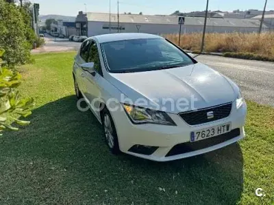 Usado Seat Leon Reference 90 CV (66 kW) 2013 Blanco Berlina