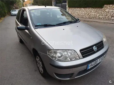 Usado Fiat Punto Feel 60 CV (44 kW) 2006 Gris / plata Utilitario