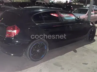 Usado BMW 118 122 CV (89 kW) 2008 Negro Utilitario
