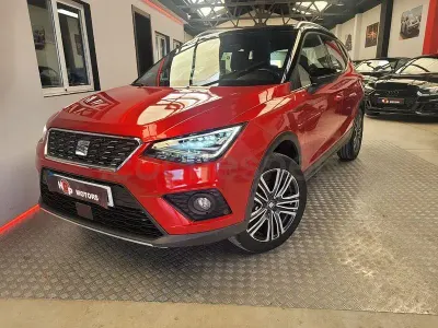 Usado Seat Arona Ecomotive 115 CV (84 kW) 2018 Granate SUV