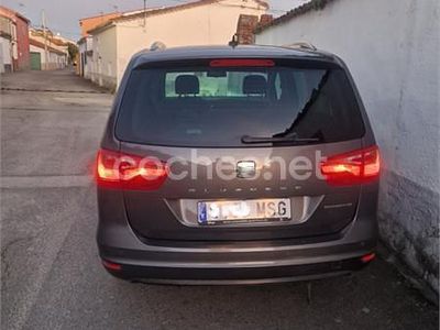 Usado Seat Alhambra Ecomotive 140 CV (102 kW) 2014 Gris / plata Monovolumen