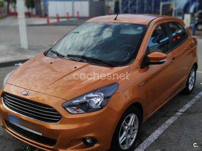 Usado Ford Ka Plus Ultimate 85 CV (62 kW) 2017 Naranja Utilitario