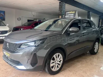 Usado Peugeot 3008 Active 130 CV (95 kW) 2021 Gris / plata SUV