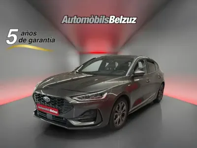 Usado Ford Focus ST-Line 155 CV (114 kW) 2024 Gris Utilitario