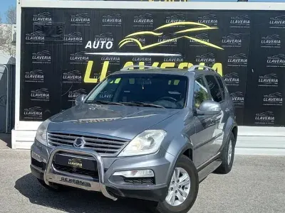 Usado SsangYong Rexton 155 CV (114 kW) 2014 Gris / plata SUV
