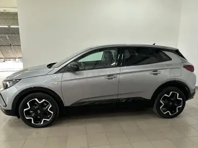Usado Opel Grandland X 224 CV (164 kW) 2024 Gris / plata SUV