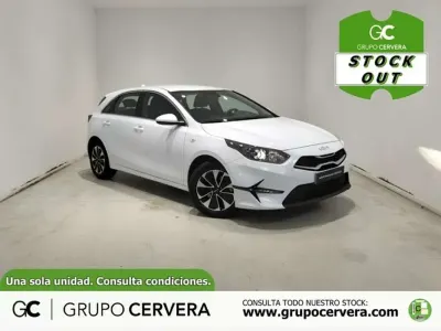 Usado Kia Ceed 101 CV (74 kW) 2025 Blanco Utilitario