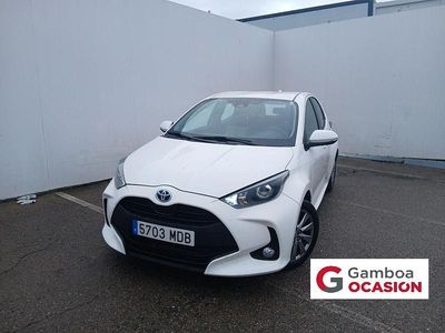 Usado Toyota Yaris Hybrid Active 116 CV (85 kW) 2022 Blanco Berlina