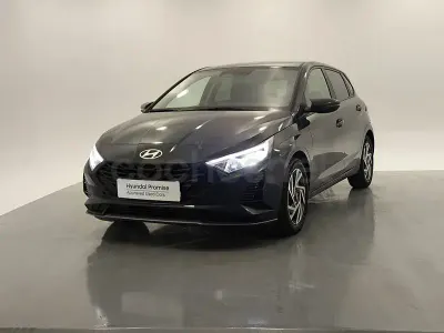 Usado Hyundai i20 79 CV (58 kW) 2025 Gris / plata Utilitario