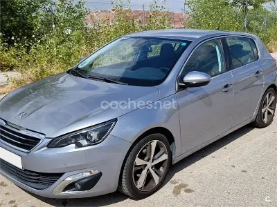 Usado Peugeot 308 Allure 110 CV (80 kW) 2016 Gris / plata Berlina