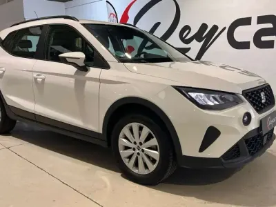 Usado Seat Arona Reference 95 CV (69 kW) 2021 Blanco SUV
