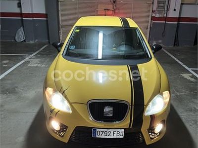 Usado Seat Leon FR 200 CV (147 kW) 2006 Amarillo Berlina