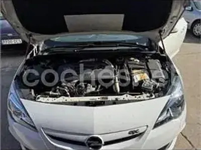 Usado Opel Astra GTC OPC 280 CV (205 kW) 2015 Blanco Berlina