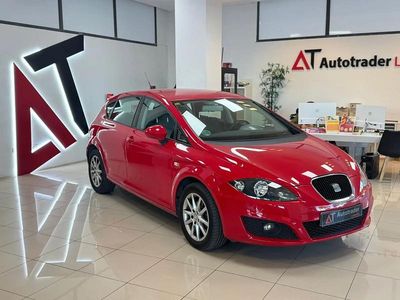 Begagnad Seat Leon Reference 125 HK (91 kW) 2010 Röd Halvkombi