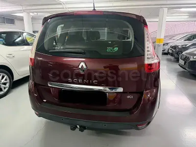 Usado Renault Grand Scénic III Privilege 130 CV (95 kW) 2012 Granate Monovolumen