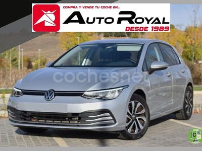 Usado VW Golf VIII Life 130 CV (95 kW) 2021 Gris / plata Berlina