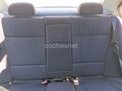 Usado BMW 323 170 CV (125 kW) 1999 Azul Berlina
