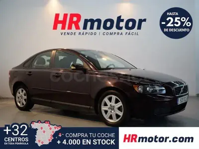 Käytetty Volvo S40 Momentum 136 HP (100 kW) 2005 Punainen Sedan