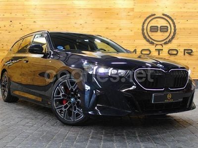 Azul Usado 2024 BMW 530e Comfort Edition Familiar | 62.970 € (Caro)