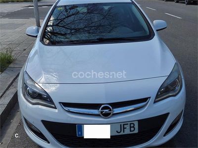 Usado Opel Astra Excellence 140 CV (102 kW) 2015 Blanco Berlina