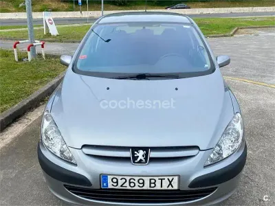 Usado Peugeot 307 110 CV (80 kW) 2002 Gris / plata Berlina