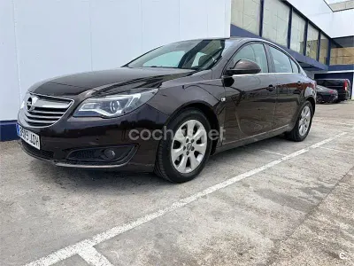 Usado Opel Insignia Business 140 CV (102 kW) 2015 Marrón Berlina