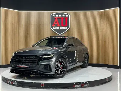 Usado Audi Q8 S-Line 286 CV (210 kW) 2018 Gris / plata SUV