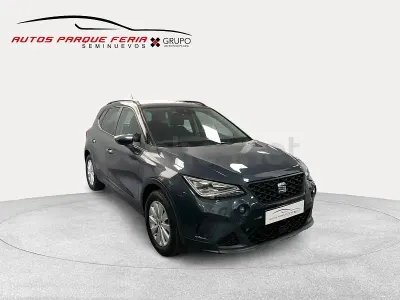 Usado Seat Arona Style 115 CV (84 kW) 2025 Gris / plata SUV